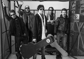 Guasones mete tragos de country y canción rockera en su receta