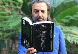 "Arrogante rock: Conversaciones con Babasónicos", un libro de Roque Casciero