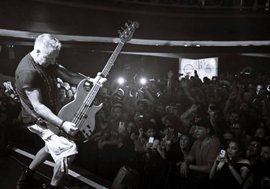 Peter Hook en Vorterix: dando vuelta las cosas