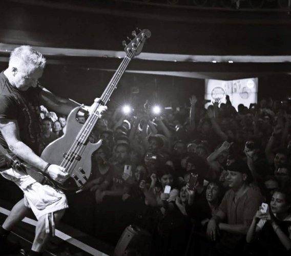 Peter Hook en Vorterix: dando vuelta las cosas