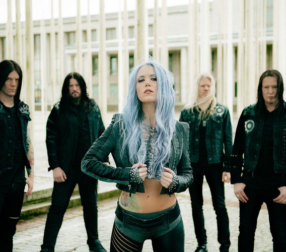 Arch Enemy: "Los humanos no fuimos hechos para vivir en esta era"