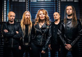Anneke van Giersbergen: "¡Vamos a rockear hasta volarles las medias!"