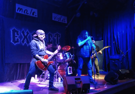 Víctimas de un misil metálico en Mala Vida Club