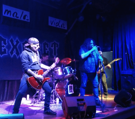 Víctimas de un misil metálico en Mala Vida Club