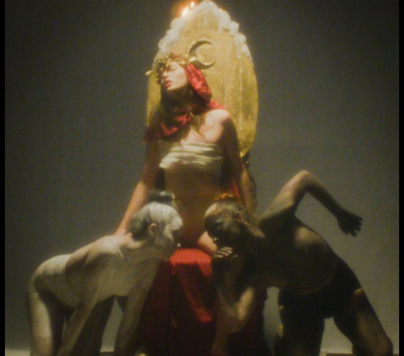 "Feroza", Feli Colina