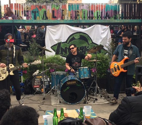 Invasión Extraterrestre: "Nuestro fuerte es combatir el reggaetón y el trap"