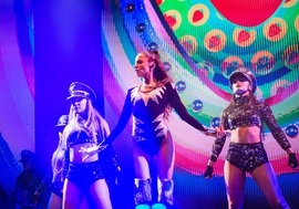 El Movistar Arena abrió sus puertas para más de 11.000 personas de la mano de Tini y amigos