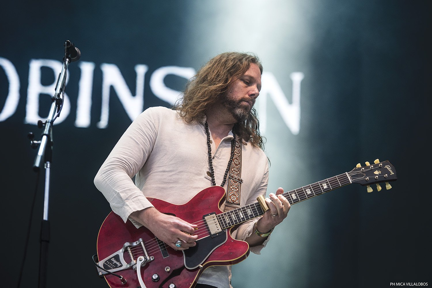 Cosquín Rock 2017: Día 1 - Con muchos espacios vacíos en el Aeródromo de Santa María de Punilla, arrancó el festival más federal de la Argentina y que en su primera jornada reunió al rock and roll con el metal, el punk y el blues. 1838b7bd c61d 4247 8760 c3892ea7fc16