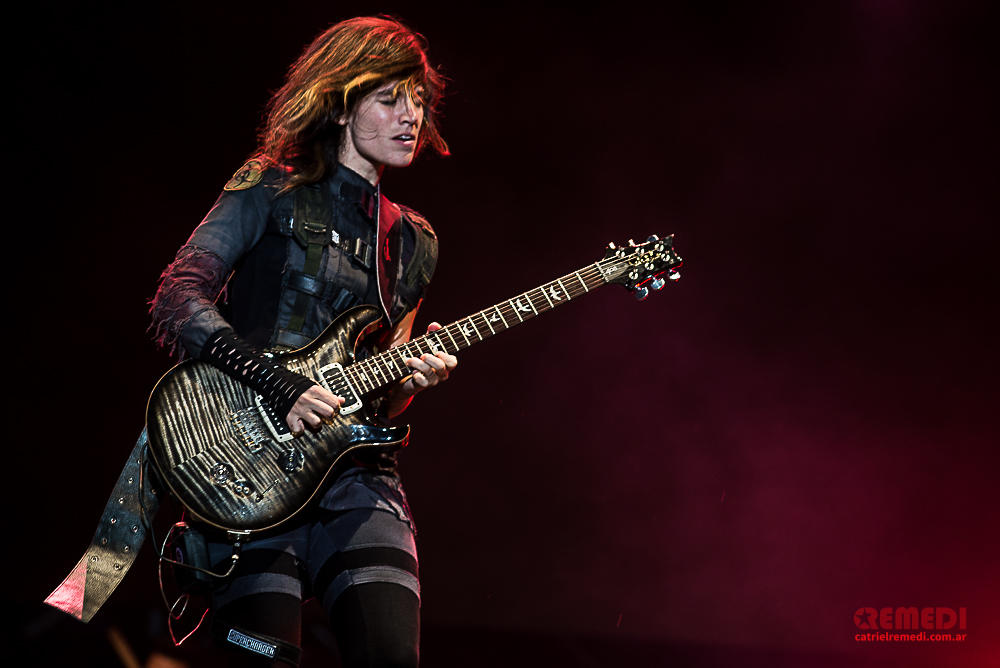 Cosquín Rock '16: Día 2 - Como en cada edición, la lluvia volvió a ser protagonista un año más. La segunda jornada comenzó con mucho calor y cerró bajo agua. Lo más destacado de la fecha estuvo en Octafonic, Eruca Sativa, los debutantes Barco y la gran convocatoria de Don Osvaldo. 598a807f 2c3b 44ce 9a4b c801bb9385de