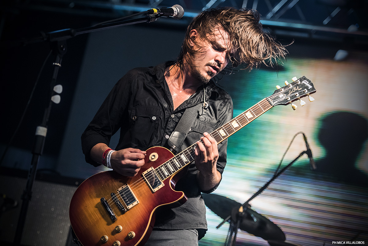 Cosquín Rock '16: Día 1 - Comenzó la décimo sexta edición del festival de rock, que en su primera jornada aglomeró una variedad de estilos en el escenario principal y muchas bandas debutantes en los distintos sectores. Lo mejor estuvo de la mano de El Plan de la Mariposa, Todo Aparenta Normal y Kapanga. 8fe9f1c5 99b4 423b b2b5 09229dbfc182