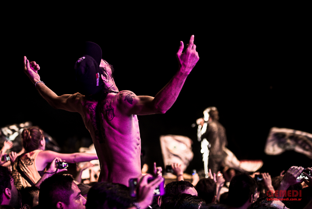 Cosquín Rock '16: Día 1 - Comenzó la décimo sexta edición del festival de rock, que en su primera jornada aglomeró una variedad de estilos en el escenario principal y muchas bandas debutantes en los distintos sectores. Lo mejor estuvo de la mano de El Plan de la Mariposa, Todo Aparenta Normal y Kapanga. 9257ff7e c443 4af7 a77b 2dbe50589a4f
