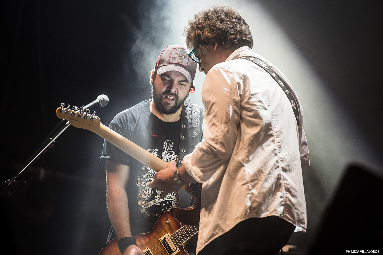 Cosquín Rock 2017: Día 1 - Con muchos espacios vacíos en el Aeródromo de Santa María de Punilla, arrancó el festival más federal de la Argentina y que en su primera jornada reunió al rock and roll con el metal, el punk y el blues. b82dc3d4 53d3 4105 b6e7 564f4666cf46