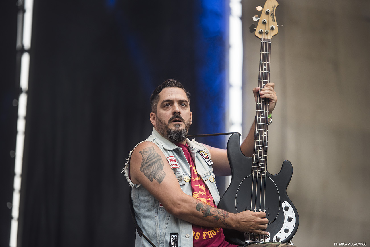 Cosquín Rock 2017: Día 1 - Con muchos espacios vacíos en el Aeródromo de Santa María de Punilla, arrancó el festival más federal de la Argentina y que en su primera jornada reunió al rock and roll con el metal, el punk y el blues. fd80e71f ad36 49ff 87f2 99f0f5ee64ca