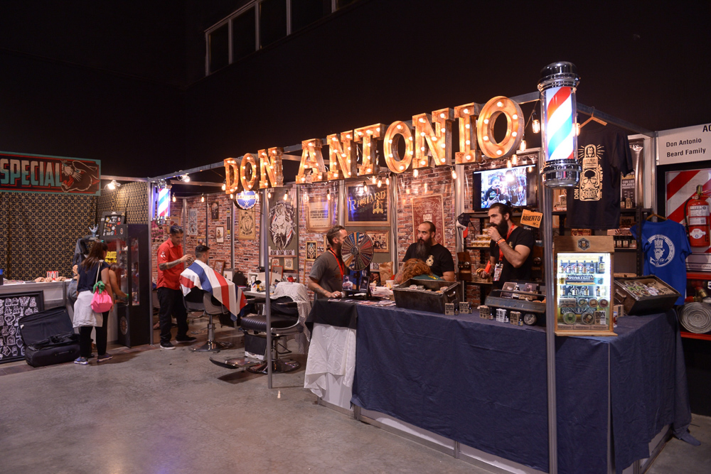 Postales del Tattoo Show - Miles de personas visitaron la 15º edición del Tattoo Show, este fin de semana en La Rural. Una convención de tres días con invitados internacionales, exhibiciones, bandas en vivo y el ya tradicional concurso con los mejores tatuajes. 595f75c3 dd4c 4a0d 8633 7d99f39dff36