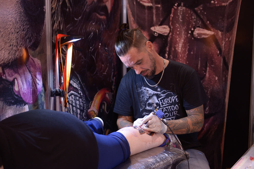 Postales del Tattoo Show - Miles de personas visitaron la 15º edición del Tattoo Show, este fin de semana en La Rural. Una convención de tres días con invitados internacionales, exhibiciones, bandas en vivo y el ya tradicional concurso con los mejores tatuajes. b392efaa 2e1e 44df b1c5 6fe401f33c82